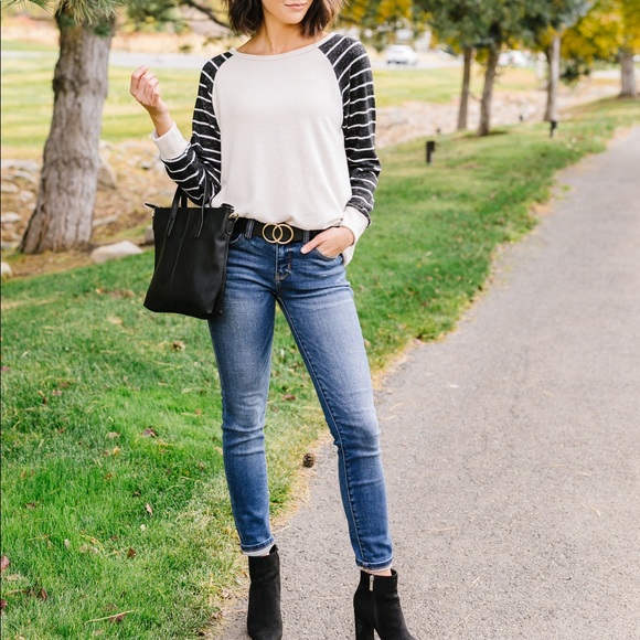 FINAL SALE❗️Suede Elbow Patch Raglan Sleeve Top - Picture 4 of 8